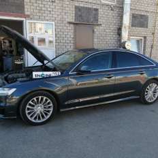 undefined на водородной очистке двигателя Audi A6 проходит водородную очистку двигателя