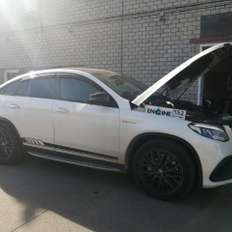 undefined на водородной очистке двигателя Mercedes-Benz GLE AMG 63 проходит водородную очистку двигателя