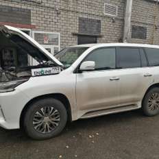 Lexus LX570 проходит водородную очистку двигателя