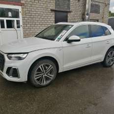 undefined на водородной очистке двигателя Audi Q5 проходит водородную очистку двигателя