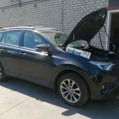 Toyota RAV4 проходит водородную очистку двигателя
