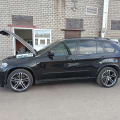 BMW X5 на водородной очистке двигателя в компании ВОДОРОДОФФ (ранее Водород+ НН) BMW X5 проходит водородную очистку двигателя